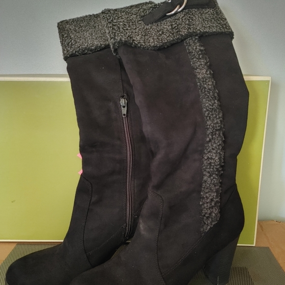 Naturalizer Trinity Black Microfiber Boot - Picture 5 of 6